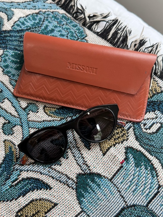 Missoni Classic Women\'s Black Sunnies Sunglasses with Case GUC main image 6
